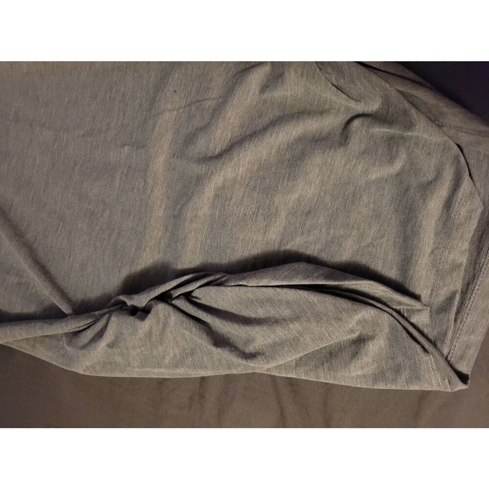 Long gray top - Picture 8 of 8